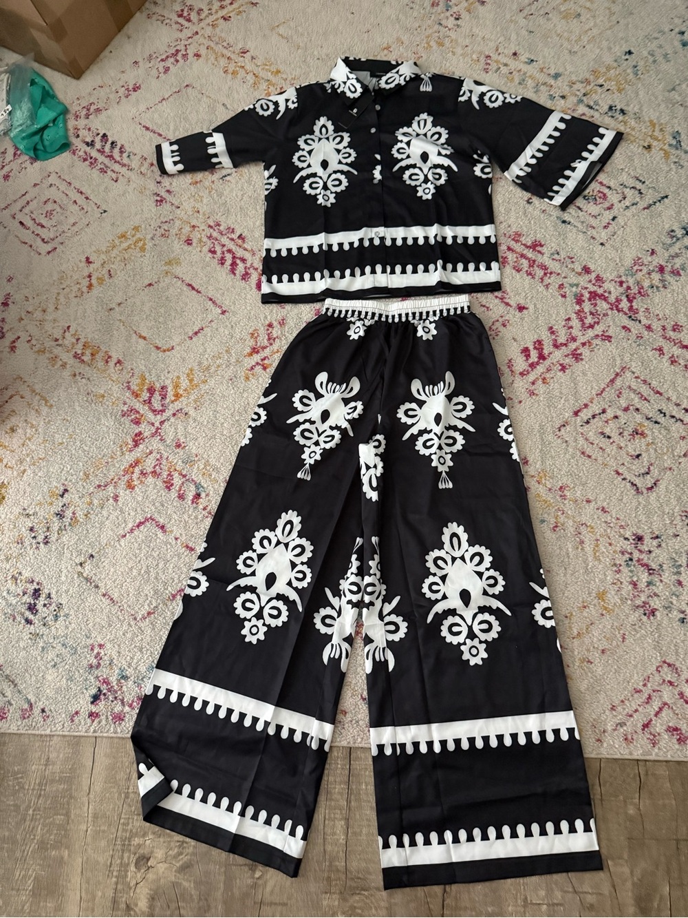 Black & White Women’s Lounge Set - Floral Print